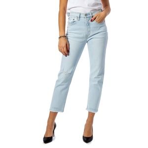 Levi's Shout Out Light Wash Denim Crop Jeans 23